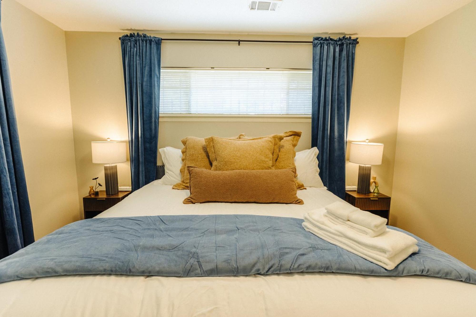 Centrally Located 2 King Bed Midtown 2362 * Memphis