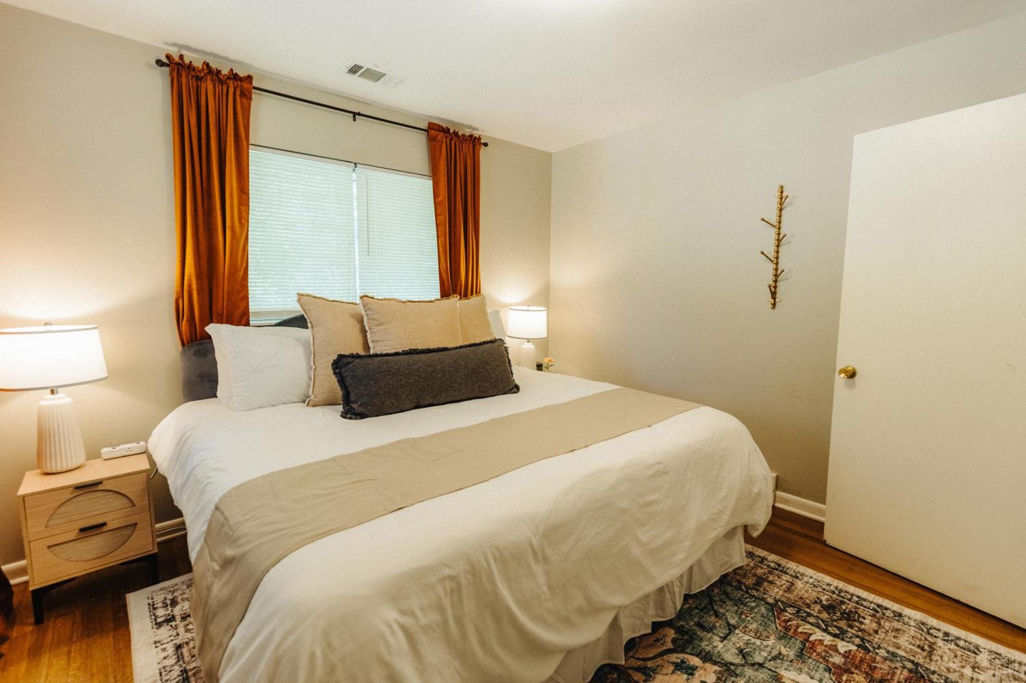 Centrally Located 2 King Bed Midtown 2362 * Memphis